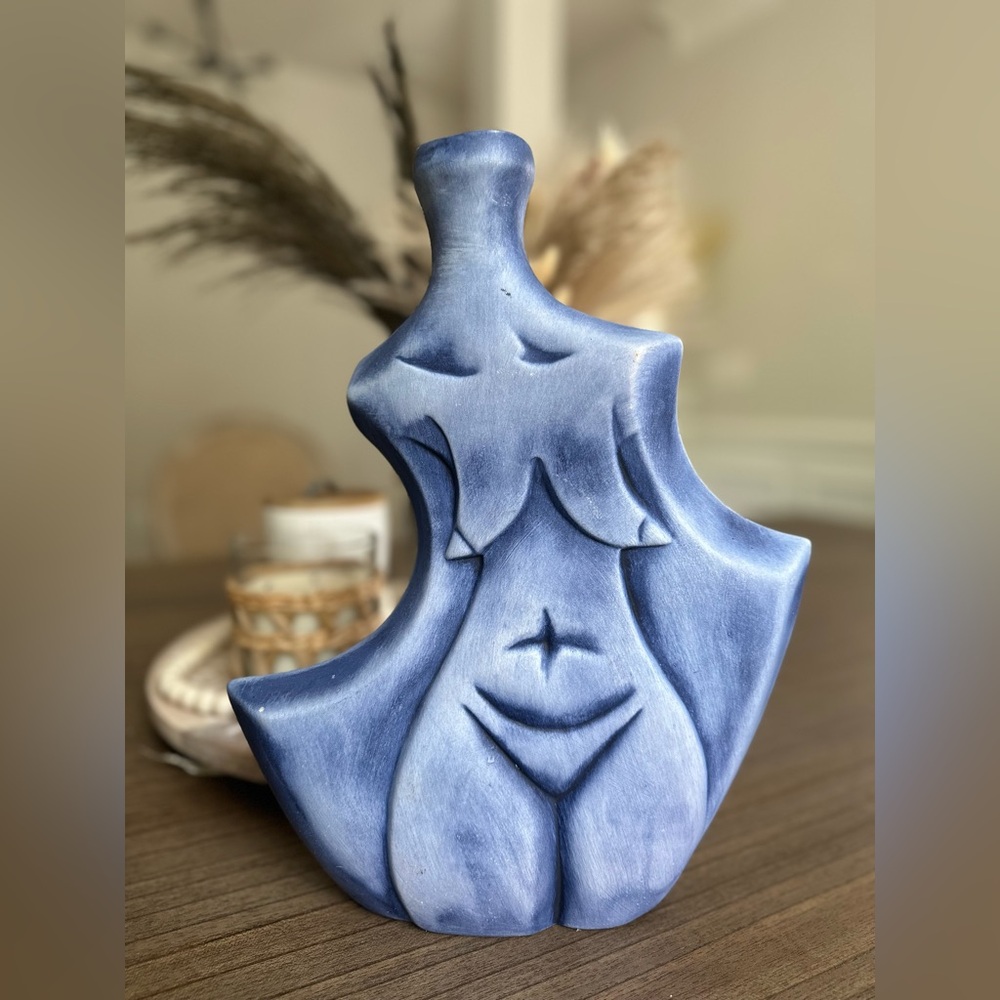 Exotic naked female body vase